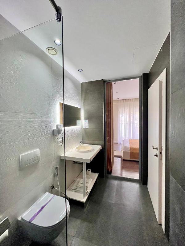 Double Room with Mountain View image 4