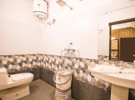 Hotel PardesiHar ki pauri Road Haridwar - image 12