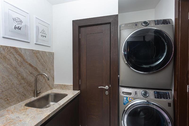 Casa Diva Stunning PH Ocean View 2 bedroom & Office At Mareazul apts - image 40