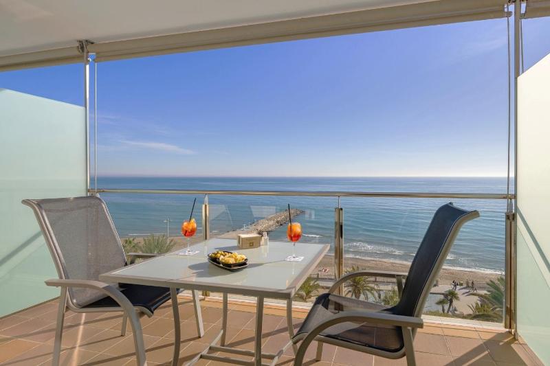 Executive Double or Twin Room with Sea View image 4
