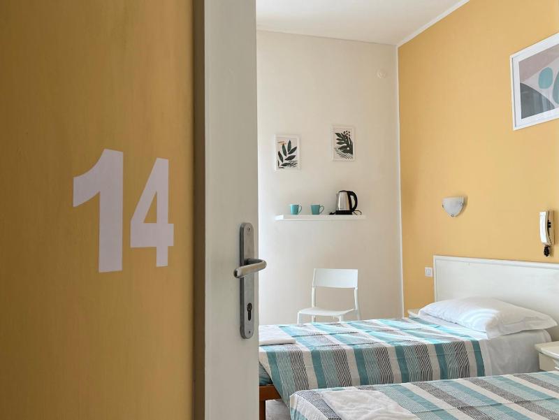 Twin Room with Shared Bathroom image 1