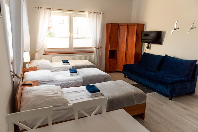 Quadruple Room with Private Bathroom image 4