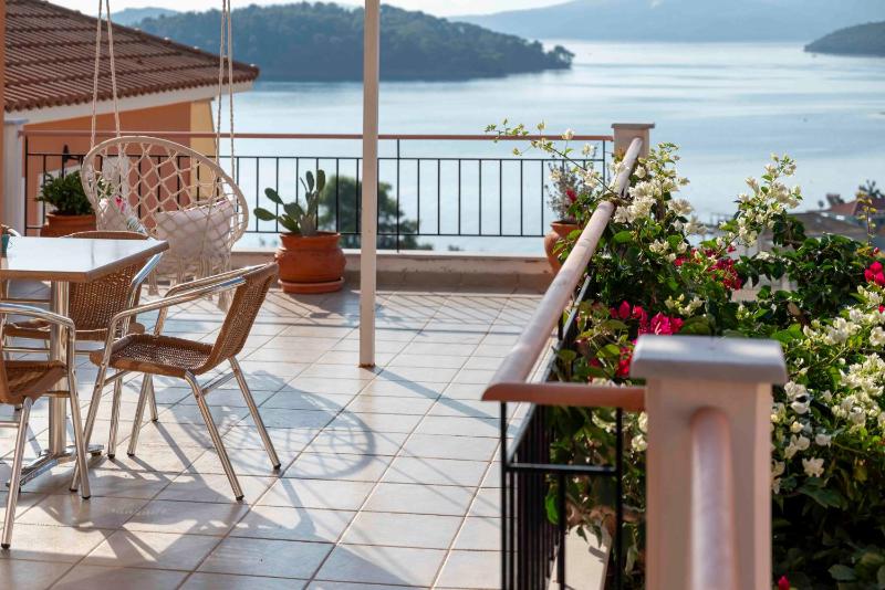 Maisonette with Sea View image 3