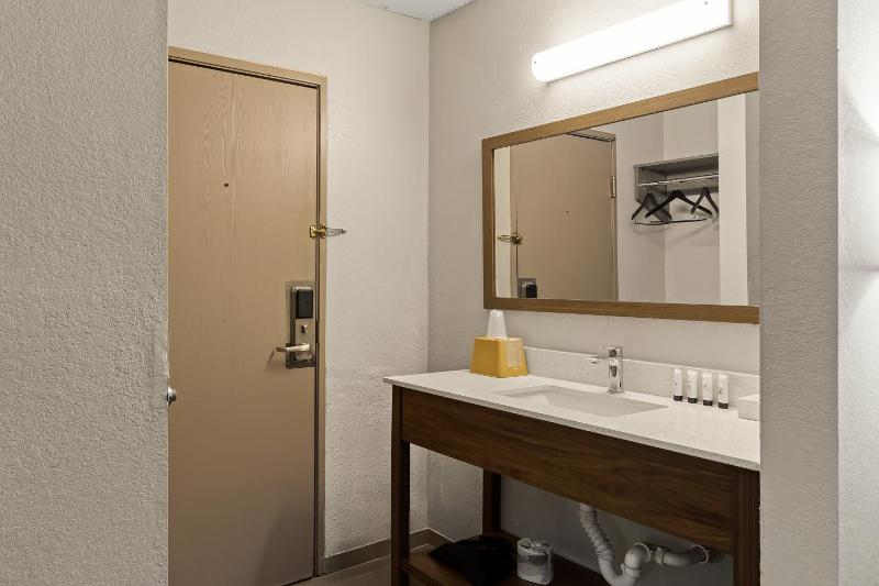 King Room image 2