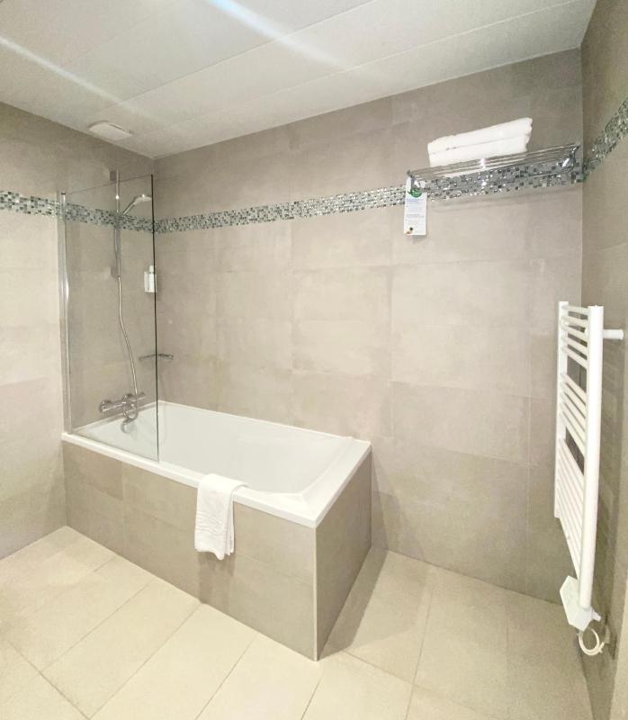 Superior Double or Twin Room with Sea View image 2