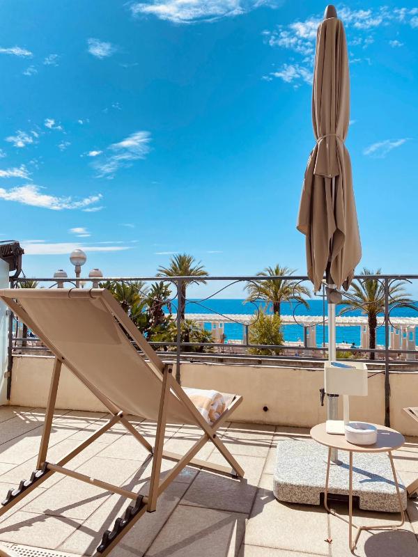 Double Room with Terrace and Sea View image 4