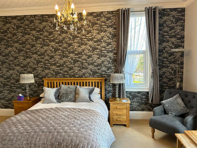 Superior King Room image 1