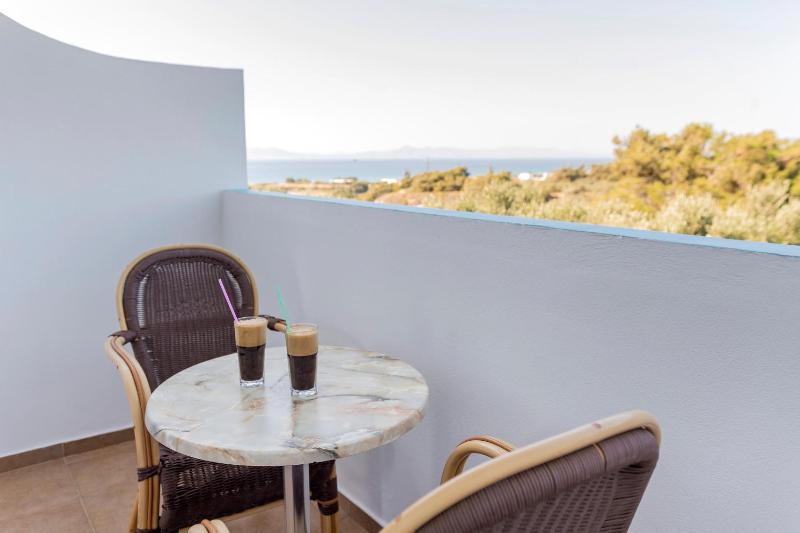 Standard Double or Twin Room with Sea View image 3