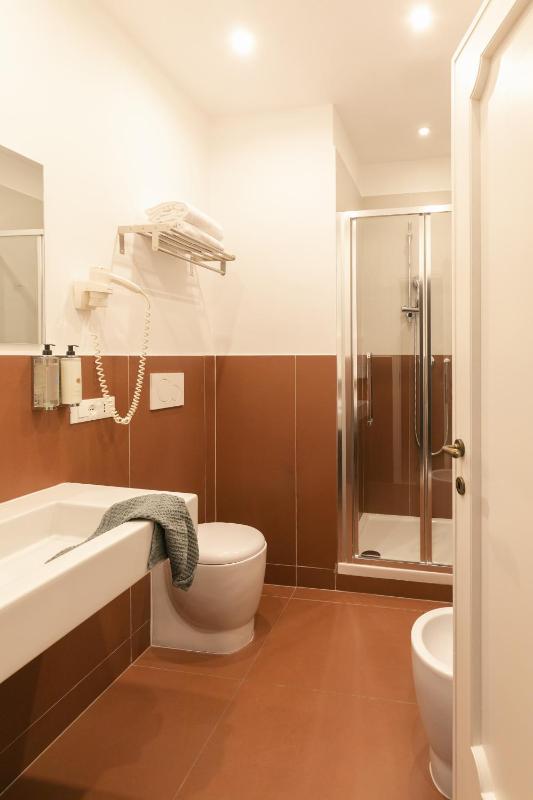 Double Room image 2