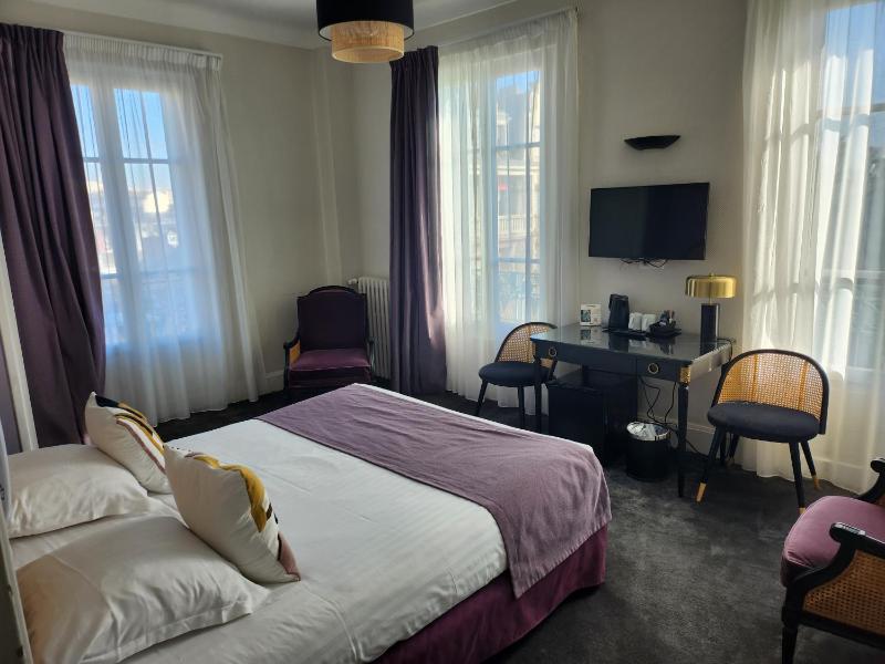 Superior Double Room image 4