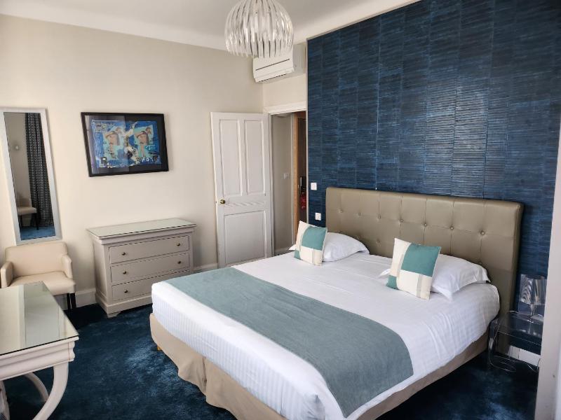 Superior Double Room image 2