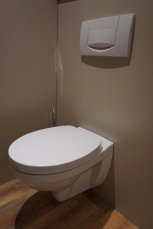 Basic Room with Shared Bathroom (1-2 Adults) image 2