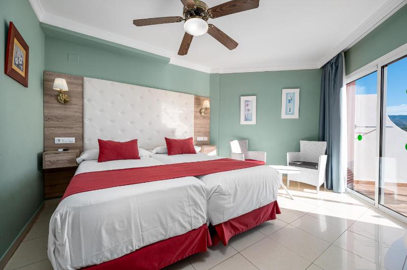 Double Room image 4