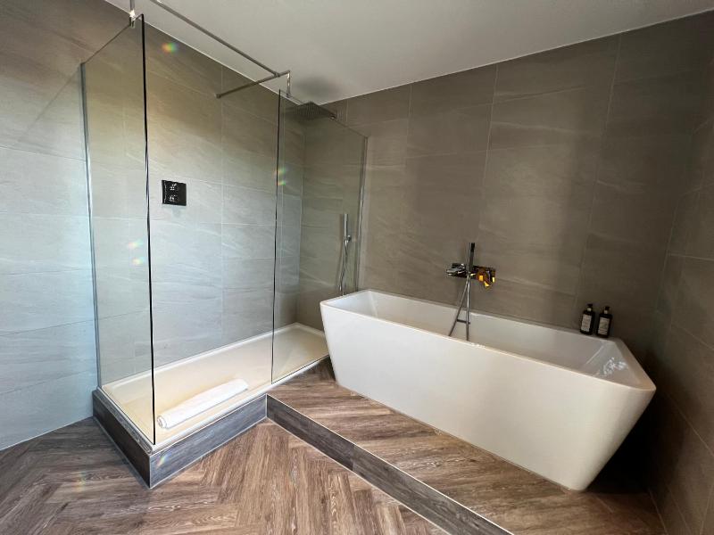 Signature Suite image 3