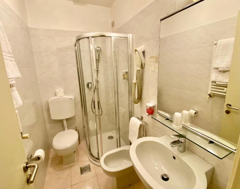 Quadruple Room image 2