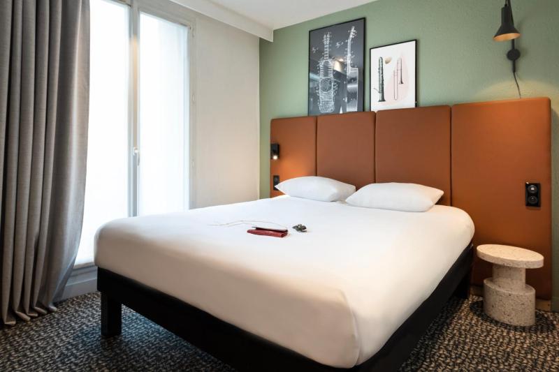 Standard Double Room image 3