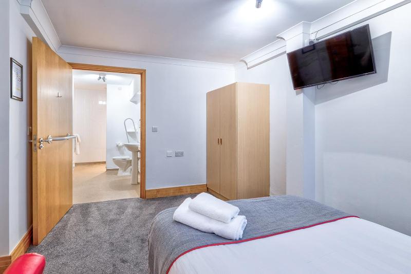 Double Room - Disability Access image 4