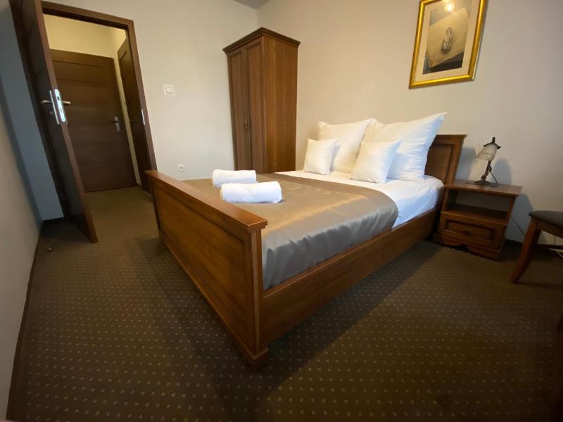 Double Room image 4