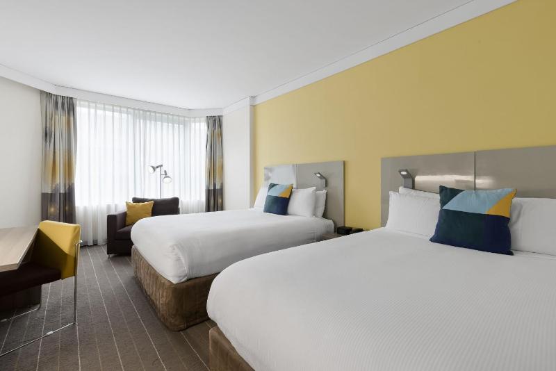 Standard Twin Room image 1