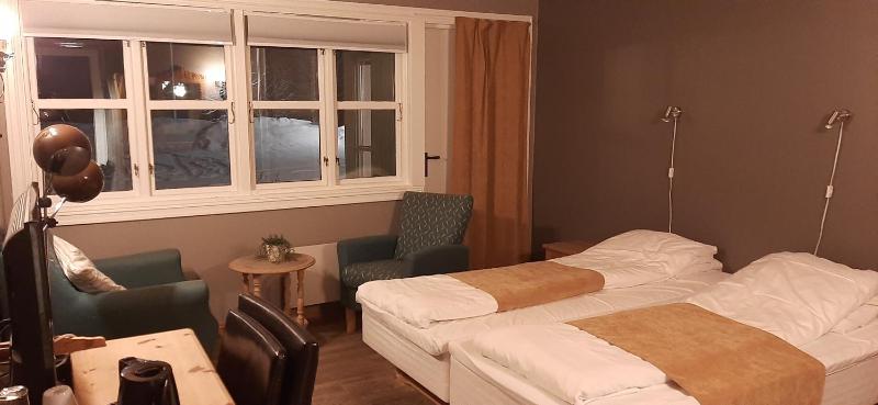 Double Room image 3