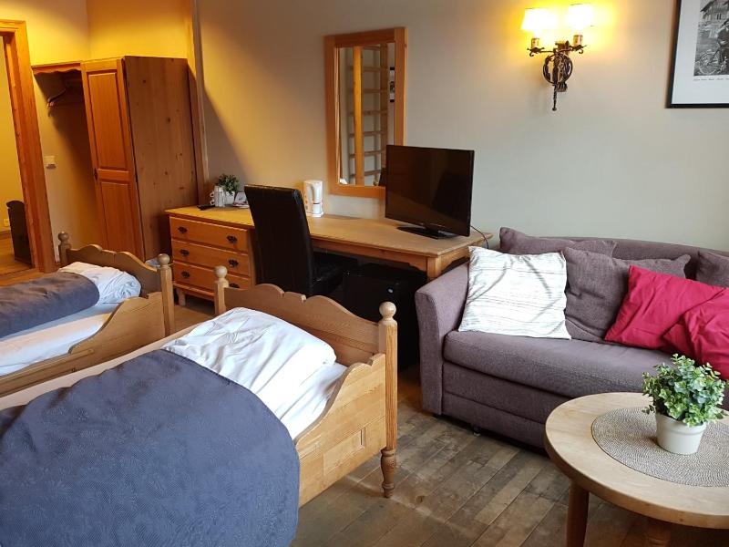 Double or Twin Room with Balcony image 3