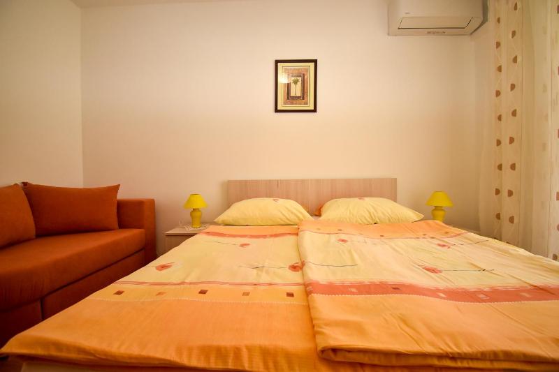 Triple Room with Sea View image 3