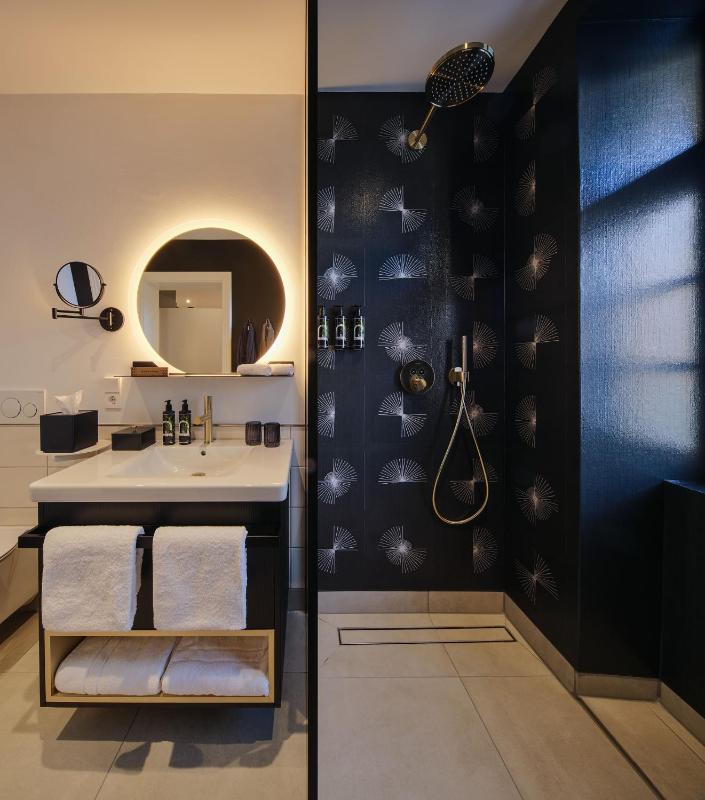 Single Room image 4