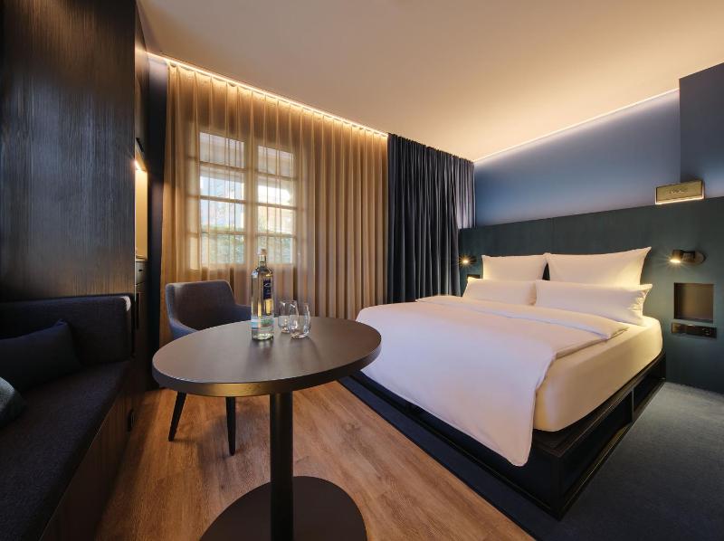 Single Room image 3