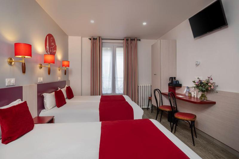 Quadruple Room image 4