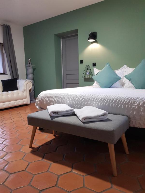 King Room with Garden View image 4