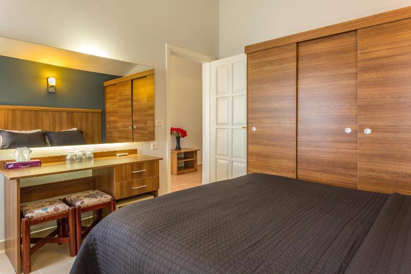 Standard Double or Twin Room with Side Sea View image 1