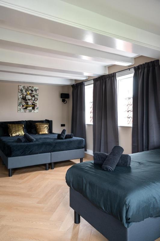 Standard Room for 6 Guests image 1