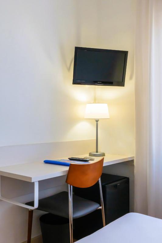 Basic Room 1 image 4