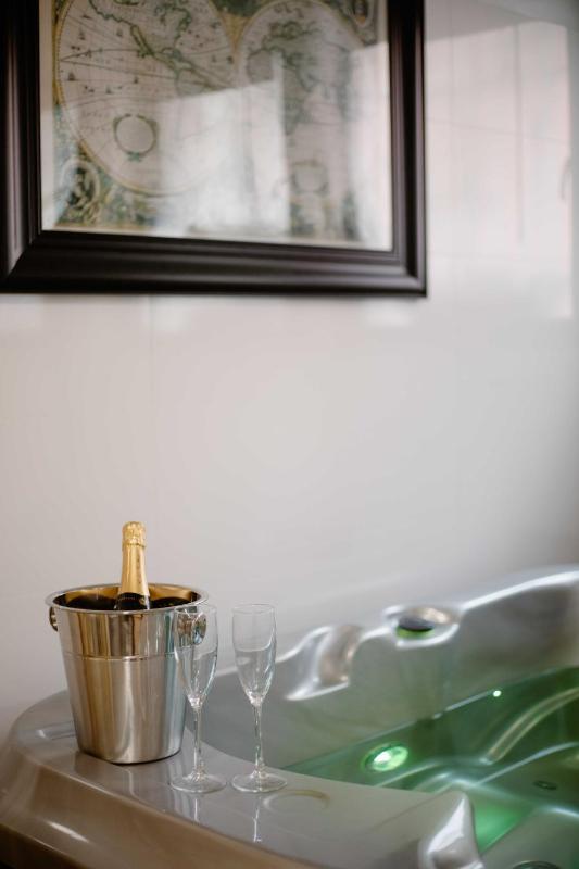 Suite de Diane Jacuzzi - Premiere conciergerie - image 3