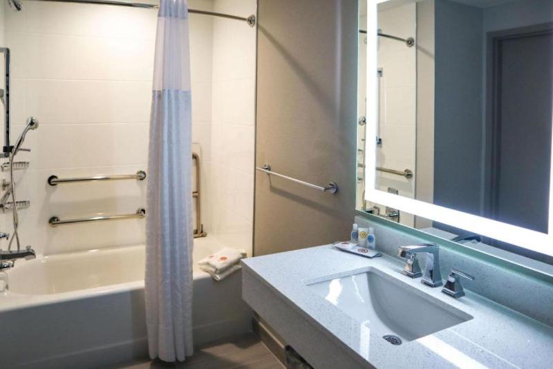 Superior Queen Room with Two Queen Beds - Accessible/Non-Smoking (No Pets Allowed) image 2