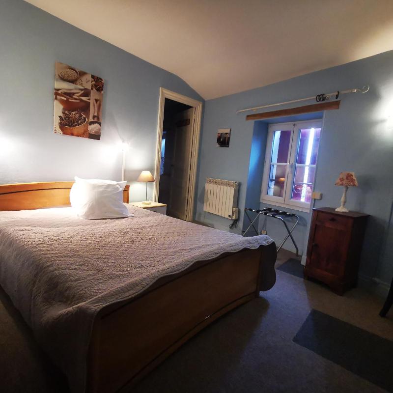 Deluxe Double Room image 3