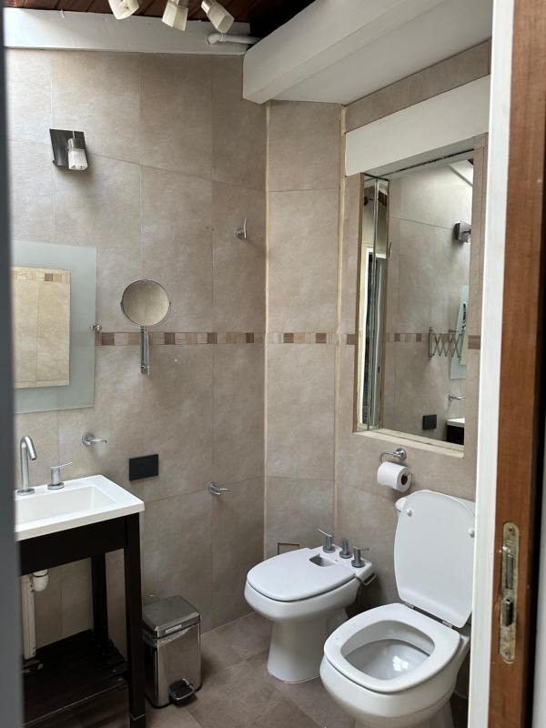Apartamento hasta 4 personas con jardin parrilla y estacionamiento gratuito Ubicado cerca de la ciudad y a 20 minutos del cerro Catedral - image 10