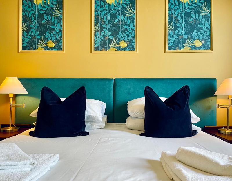 Third Floor Sea View King or Twin image 3