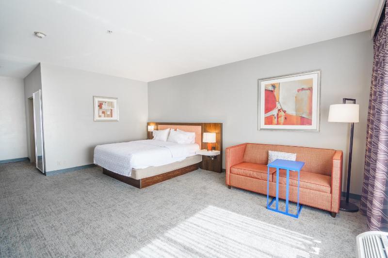 King Room with Sofa Bed and Study - Non-Smoking image 3
