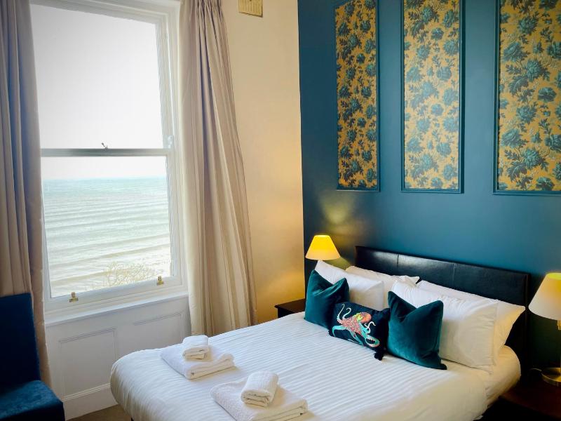 Second Floor Sea View Double image 1