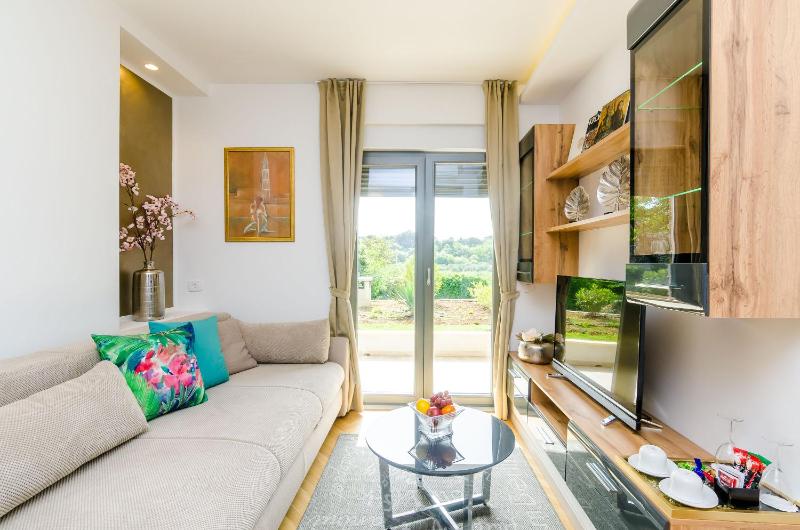 Villa Dolores Apartments - image 3