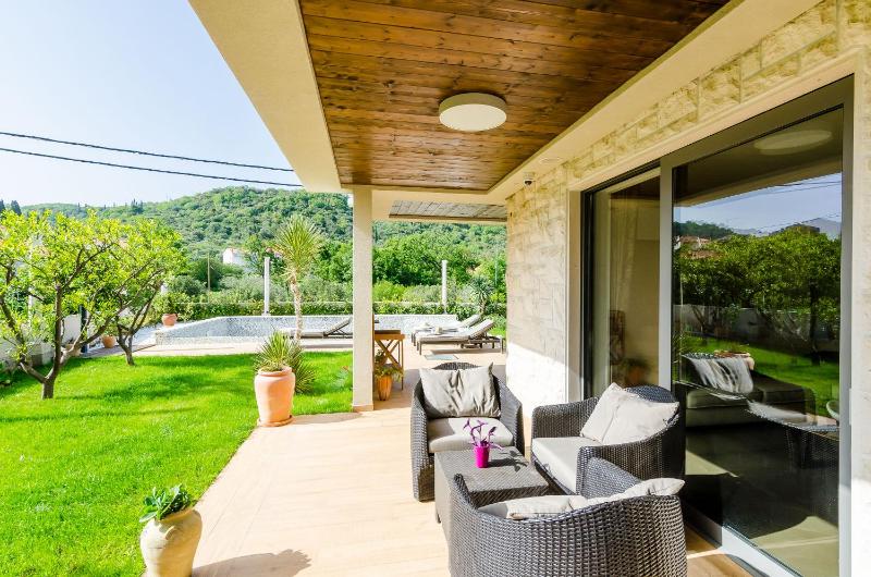 Villa Dolores Apartments - image 4