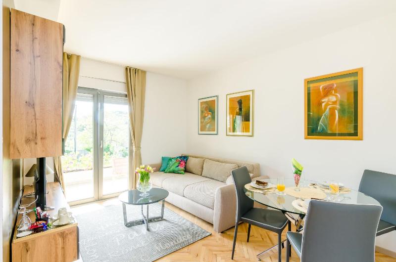 Villa Dolores Apartments - image 8