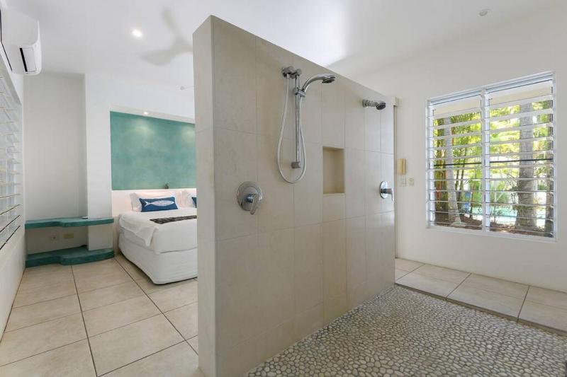 Syreon - 3 Bedroom House Close to the Beach - image 8