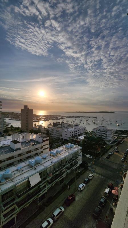 Espléndida vista en el corazón de Punta del Este - image 12