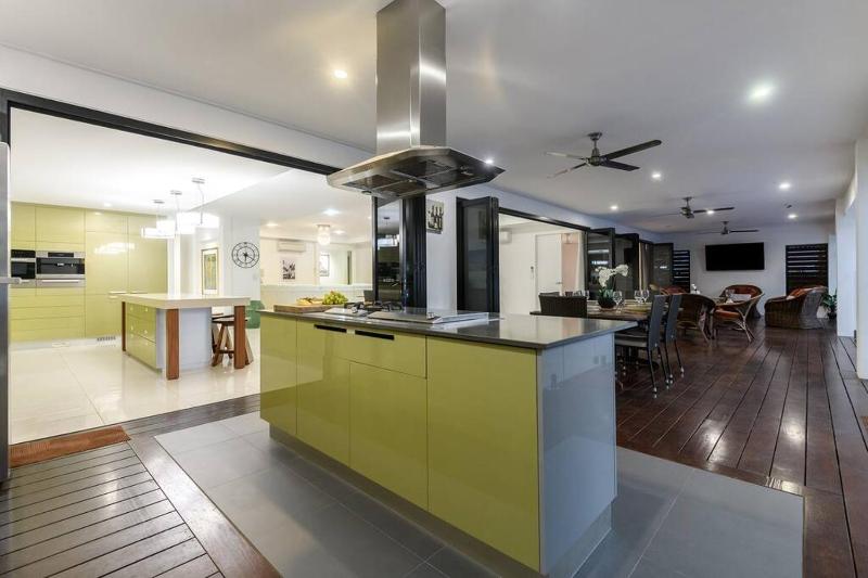 Casa Breeze - 5 Bedrooms Close to Town & Beach - image 26