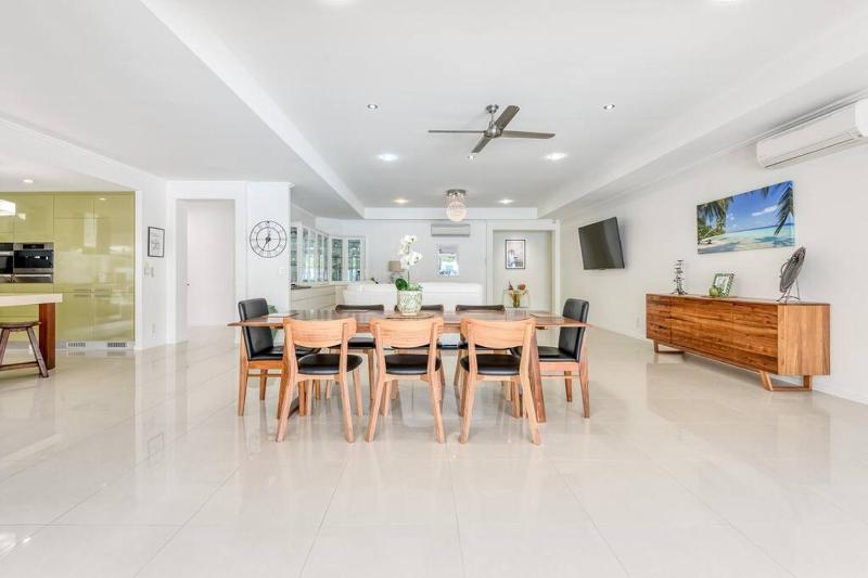 Casa Breeze - 5 Bedrooms Close to Town & Beach - image 8