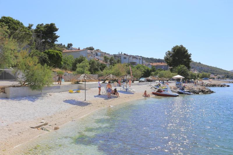 Family-friendly apartments with swimming pool Mastrinka Ciovo - 22372 - image 29