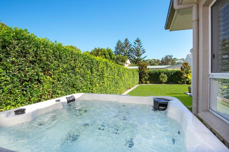 Bluewater Jervis Bay - Pet Friendly Luxury with Spa - 5 Mins Walk to Beach - image 49