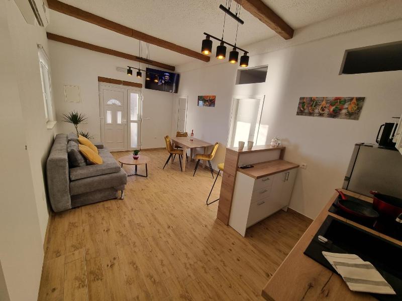 Two-Bedroom Apartment with Terrace and Sea View image 1